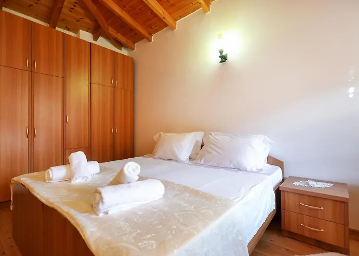 Dd 2 Bed & Breakfast Berat