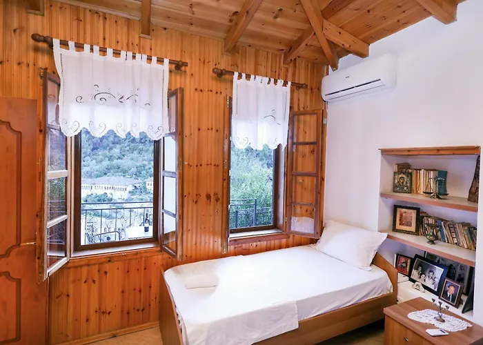 Dd 2 Bed & Breakfast Berat